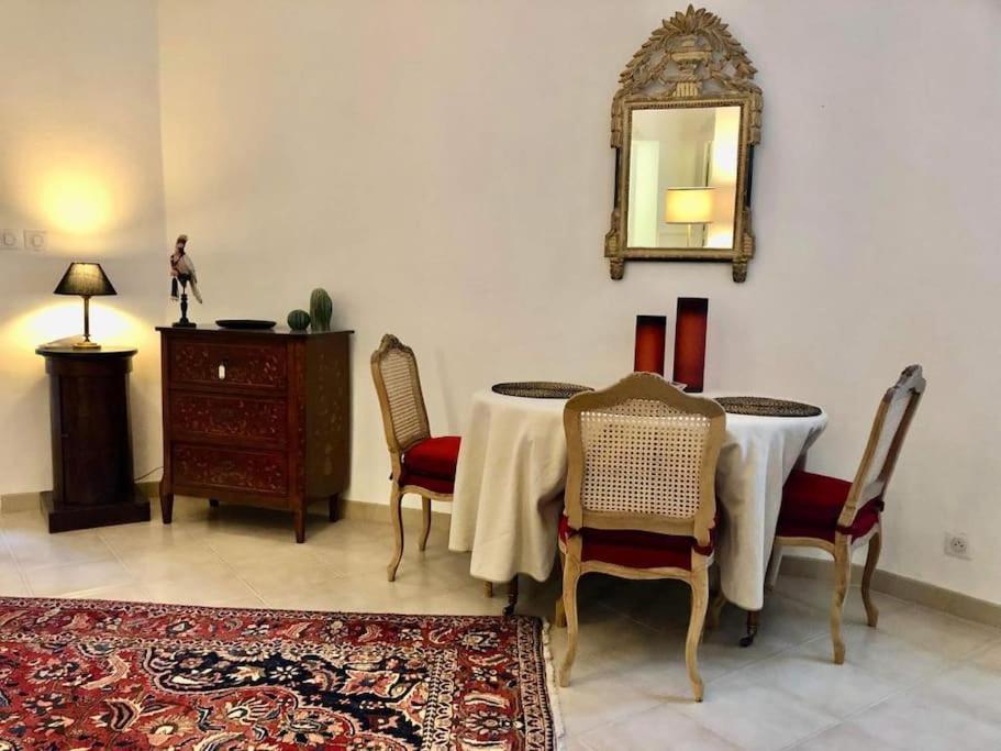 Apartamento Ulysse, Spacieux Au Centre Historique D'uzes En Rez-de-chaussee Avec Exterieur, Proche Parking Des Marroniers